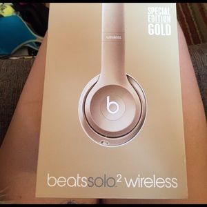 Beats solo 2 wireless