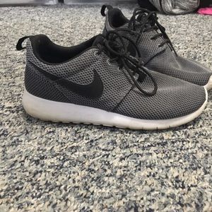 Nike Roshe 5.5 Y 7 W