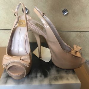 Dolce vita bow pumps