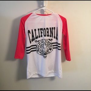 Junior medium size t-shirt with mid sleeves