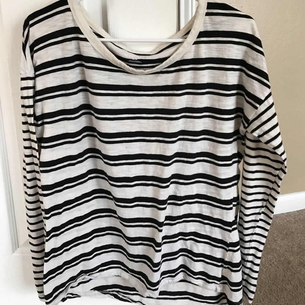 Long sleeve black stripped shirt