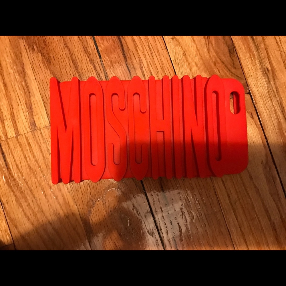 Moschino red case iPhone 6 Plus