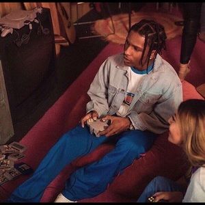 Meet your Posher, Logan