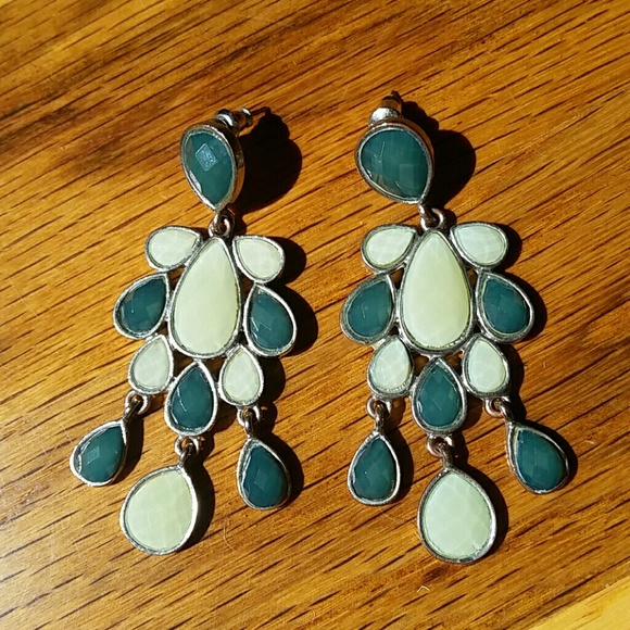 Jewelry - Beautiful, Jade & Mint Green w/ Silver Earrings