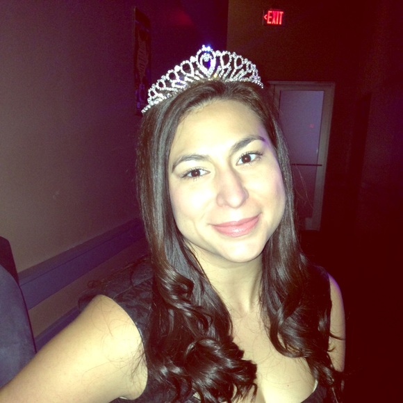 Meet your Posher, Jennifer - Picture 1 of 1