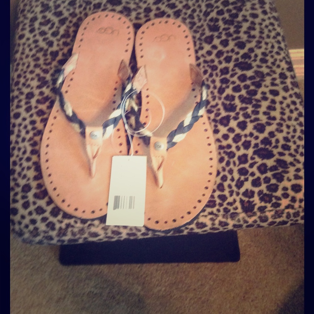 UGG Size 9 NAIVE Sandel/Flip Flops