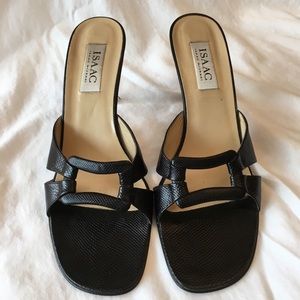 Isaac by Isaac Mizrahi black leather shoes.