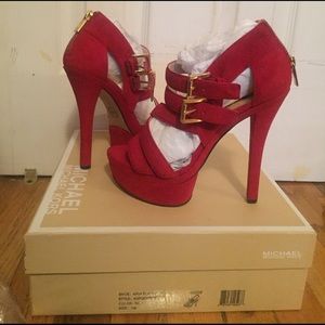 Michael Kors Aria Platform RED Size 7