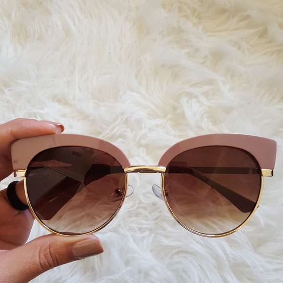 Windsor Accessories - Mauve cat eye sunnies