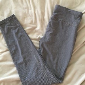 Striped GapFit leggings