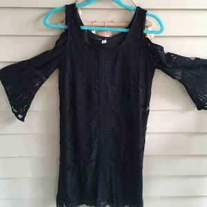 Black cut out shoulders lace quarter sleeve dress