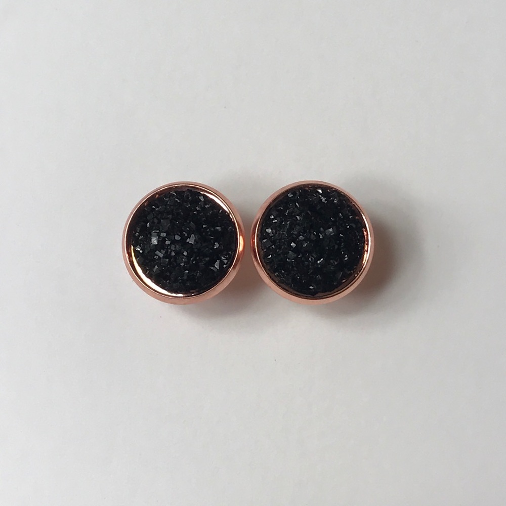Rose Black Earrings