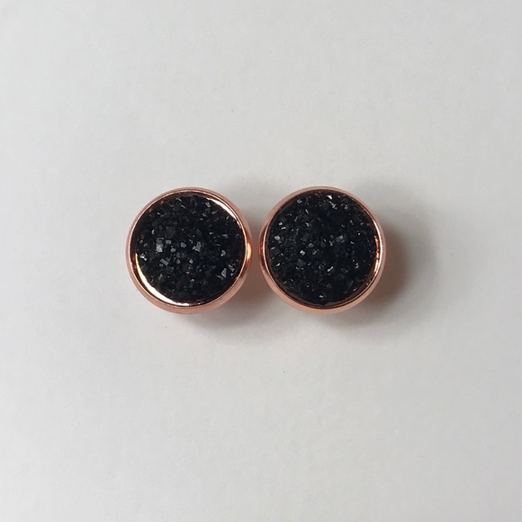 Jewelry - Rose Black Earrings