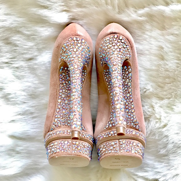 B Brian Atwood Shoes - 🎉HP!🎉 FINAL PRICE🌟 B Brian Atwood Crystal Pumps