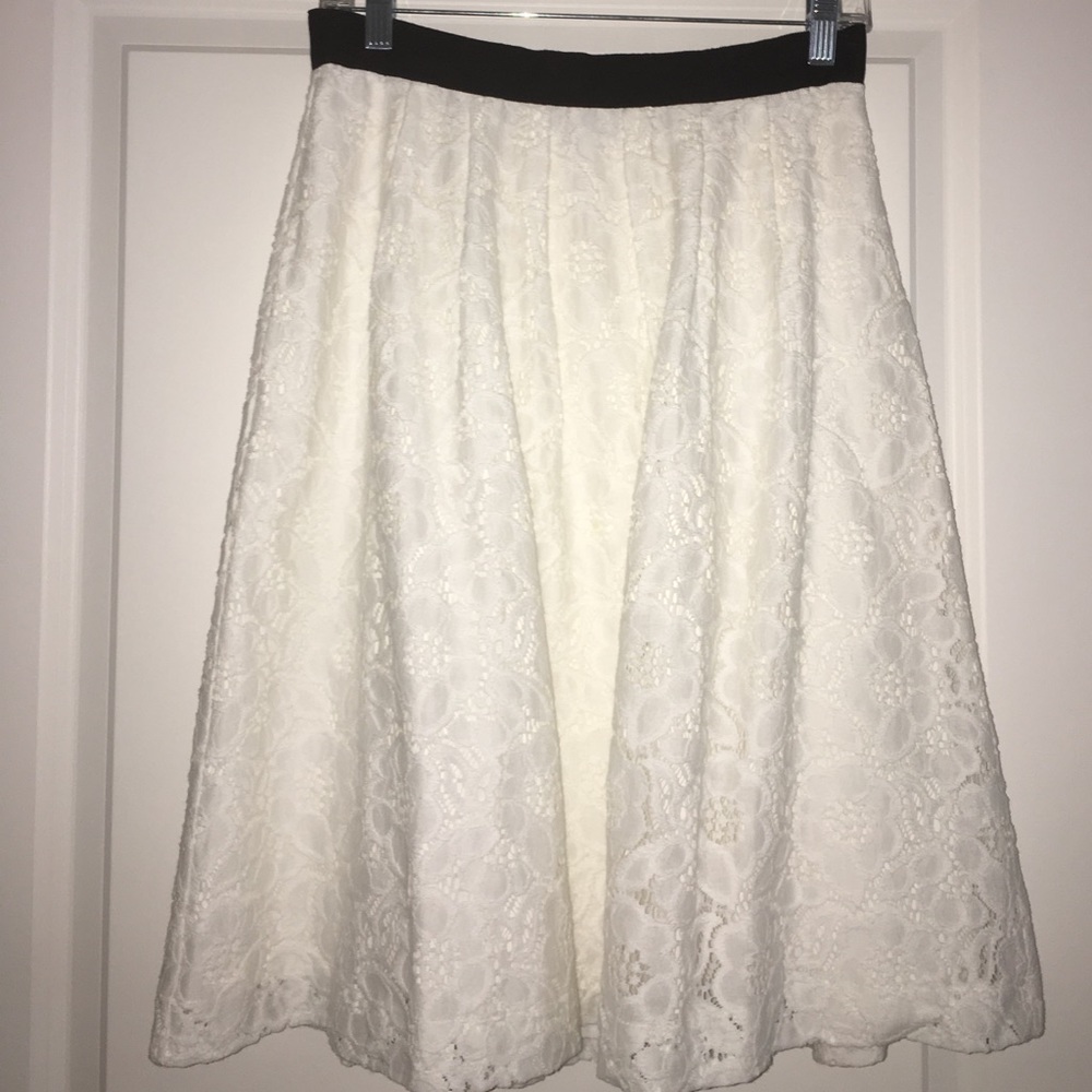 Beautiful flowy midi skirt