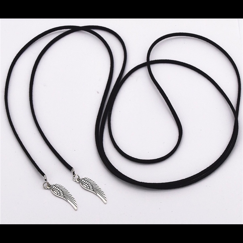 Feather pendant choker necklace