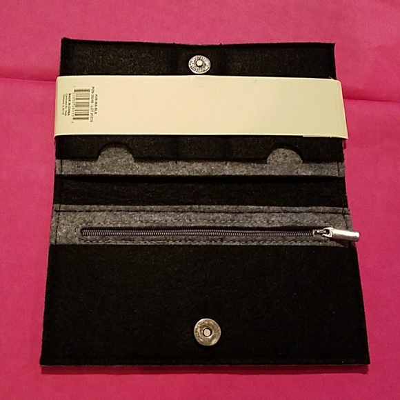 Hard Rock Necklace and Matching Guitar Pen - Picture 4 of 7