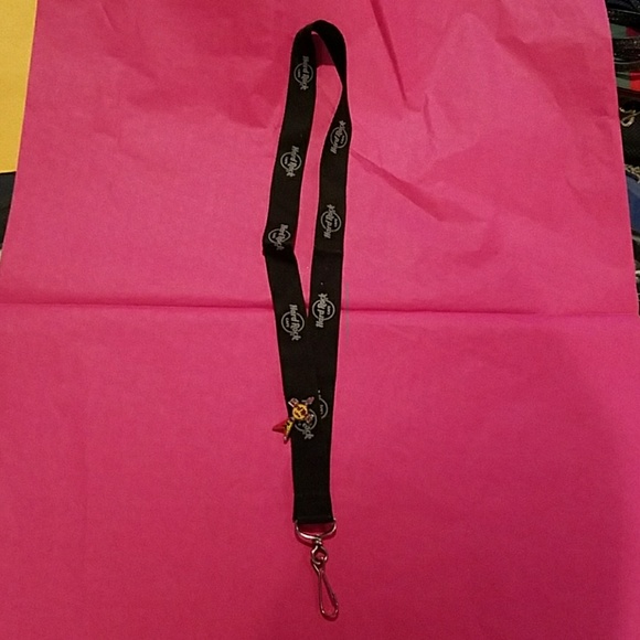 Hard Rock Necklace and Matching Guitar Pen - Picture 5 of 7