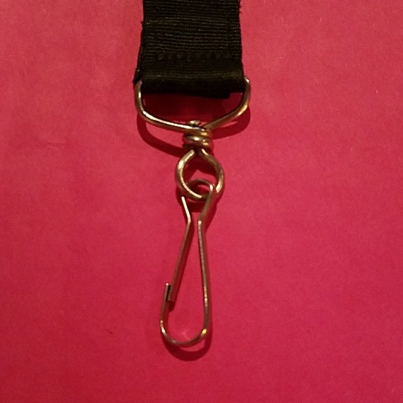 Hard Rock Necklace and Matching Guitar Pen - Picture 7 of 7