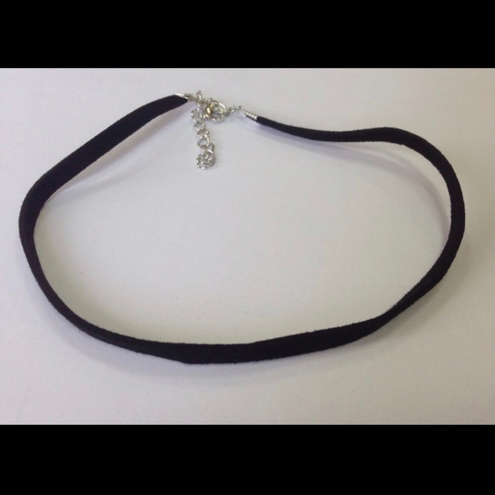 Choker necklace