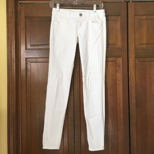 White American Eagle Jeggings