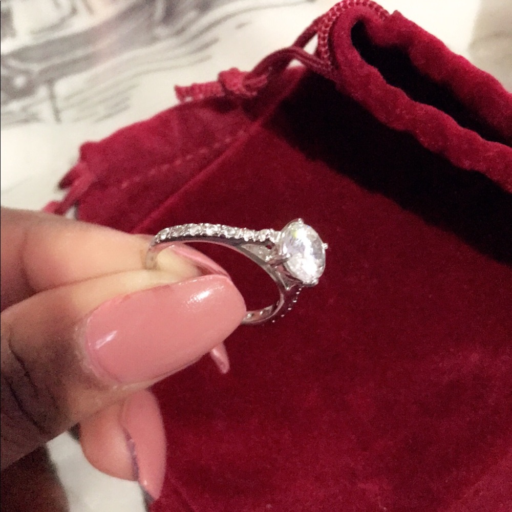 Beautiful Simulated Diamond Ring - image 4