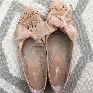 Nude flats