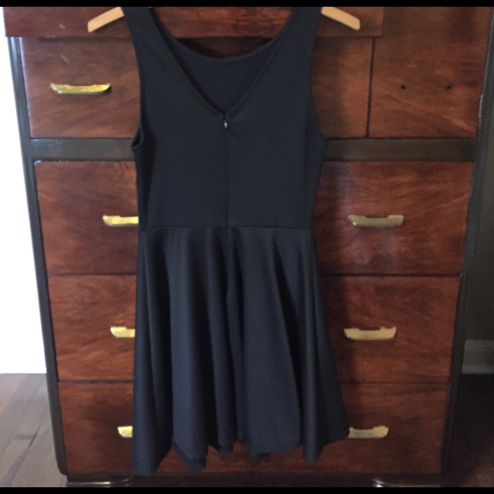 LBD - Picture 4 of 6