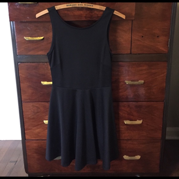 LBD - Picture 2 of 6