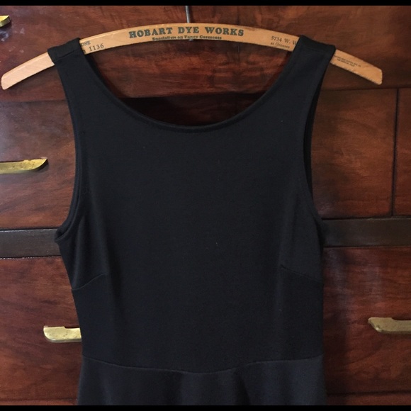 LBD - Picture 3 of 6