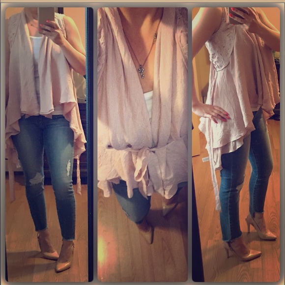 Tops - LAST🆕💕Blush spring cardi vest