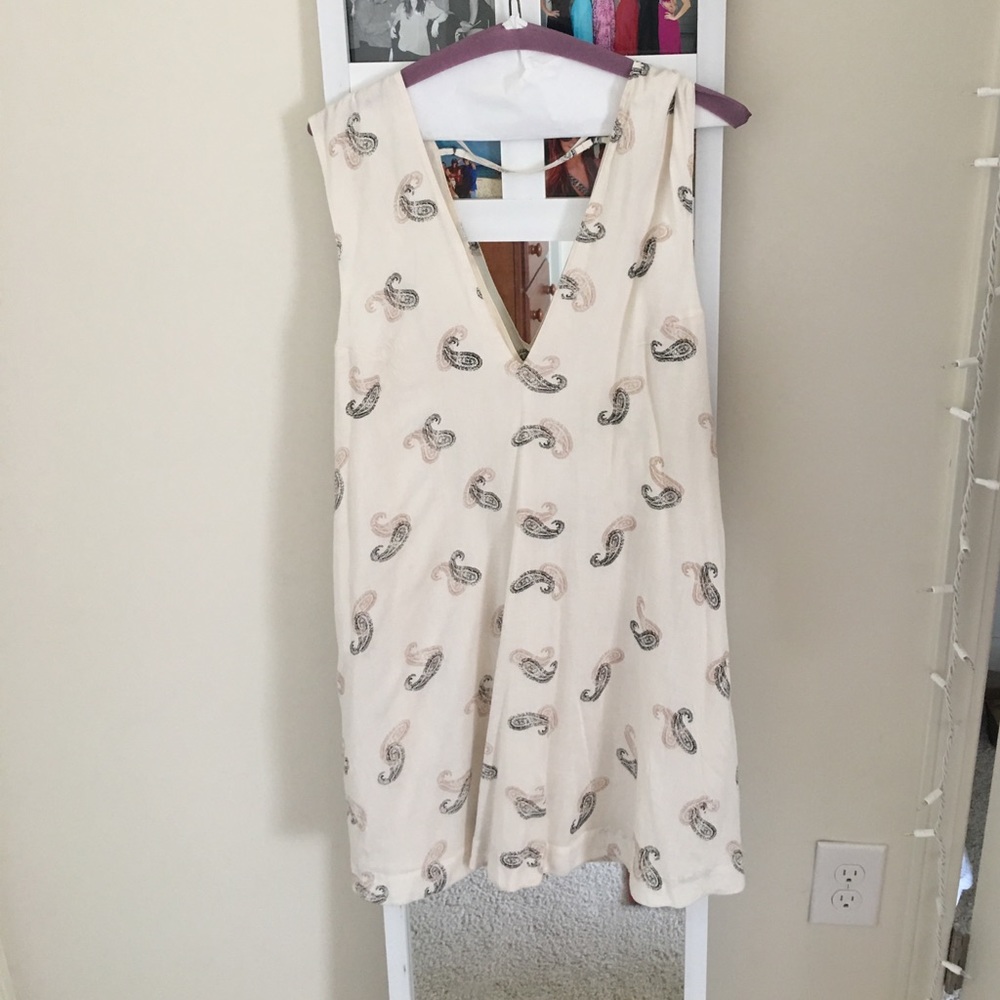 Free People-Medium flowy dress with pockets!