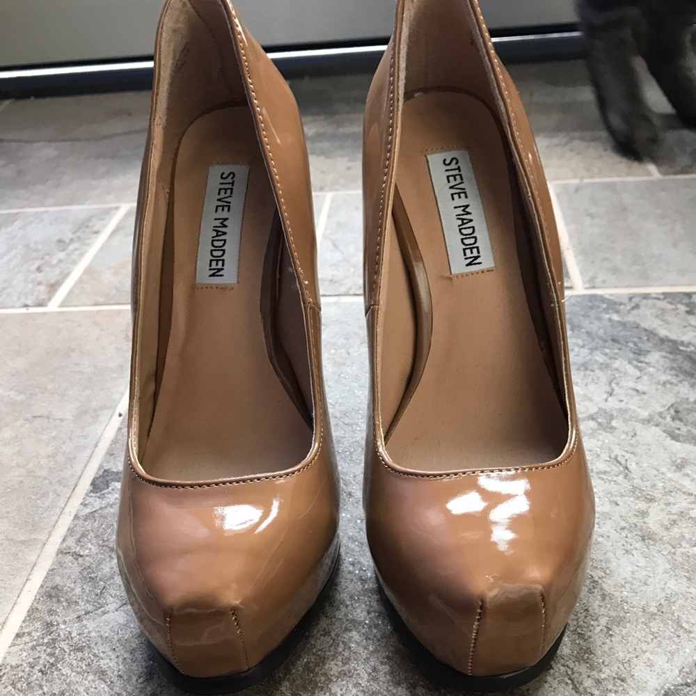 👠Price drop! 🎉Steve Madden beige heels