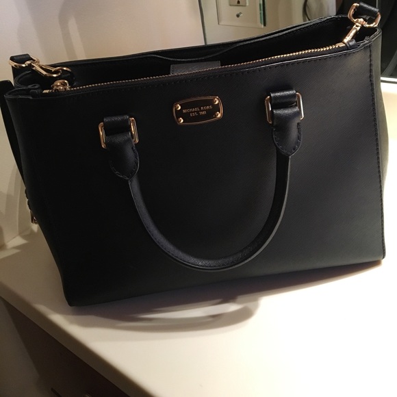 Michael Kors Handbags - Michael Kors shoulder bag