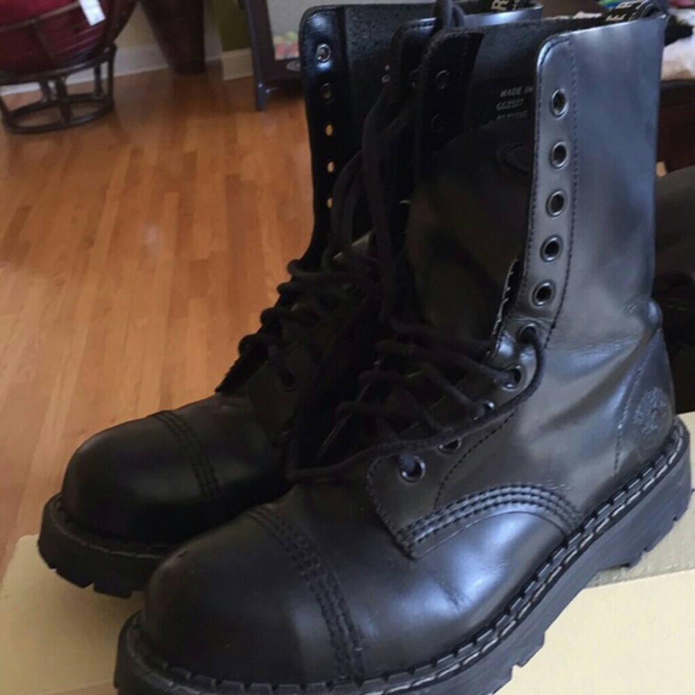 Grinders steel toe boots men / women