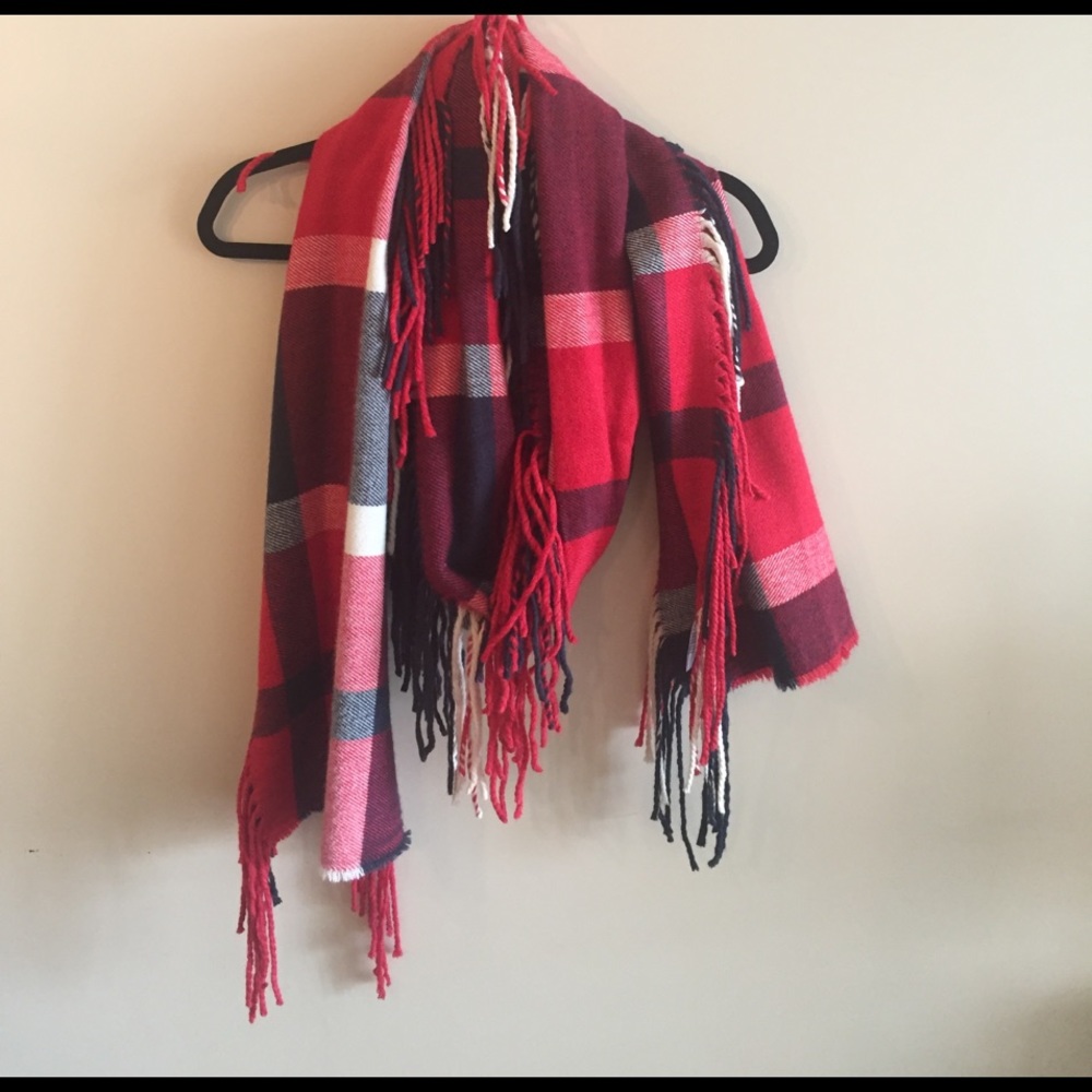 American Eagle plaid scarf