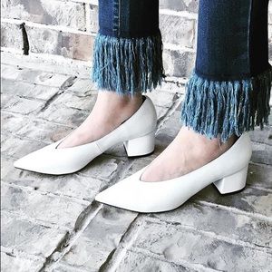 V cut white kitten heel pumps