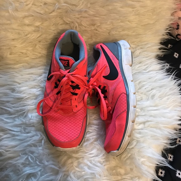 Nike Shoes - Nike shoes🔴