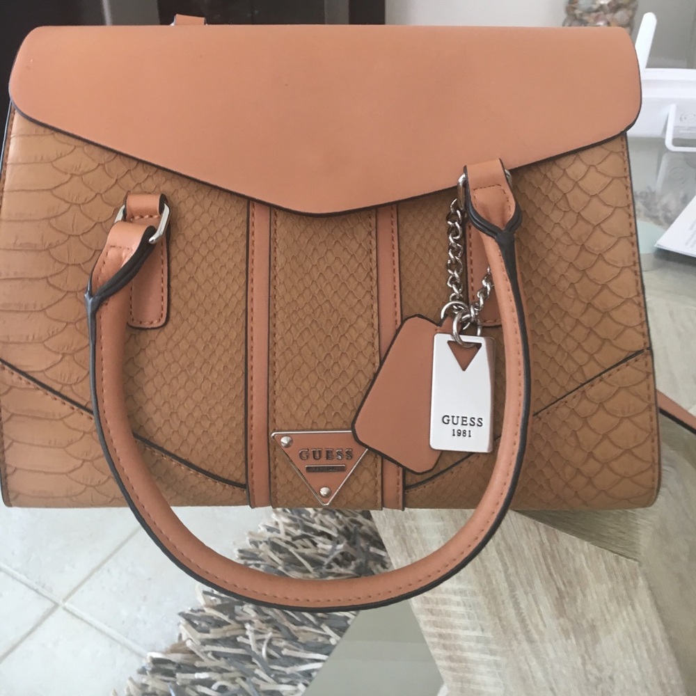 Guess purse !