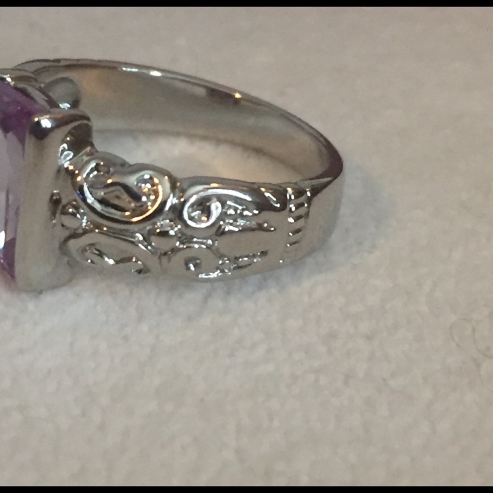 Ring - Picture 2 of 2