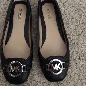 MK Micheal Kors flats
