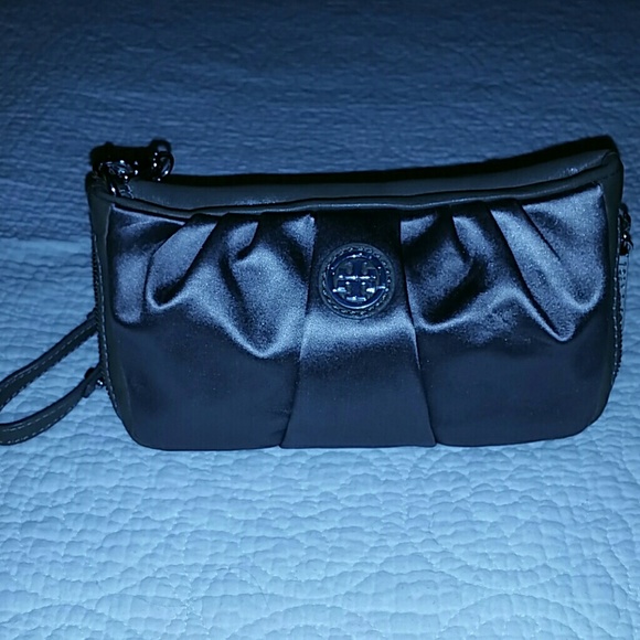 Tory Burch wristlet - Picture 1 of 8