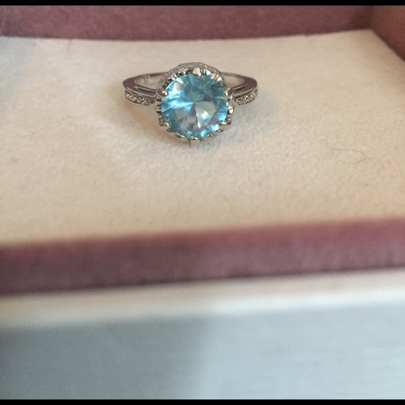 Ring - Picture 1 of 2