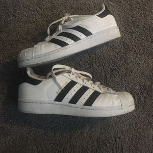 Adidas superstars