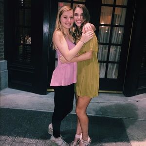 Meet your Posher, Alicia