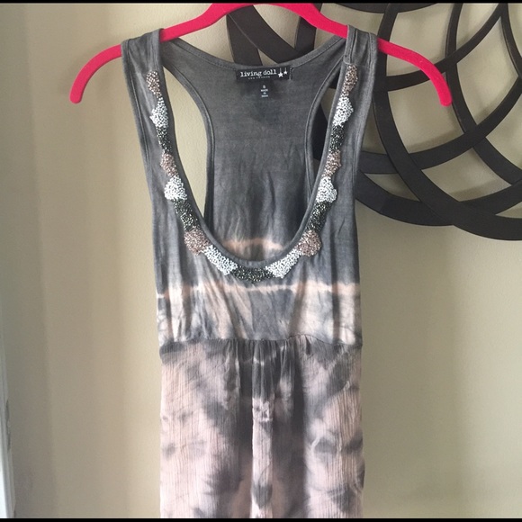 Beautiful summer flowy tank top from Dillard's. - Picture 1 of 3