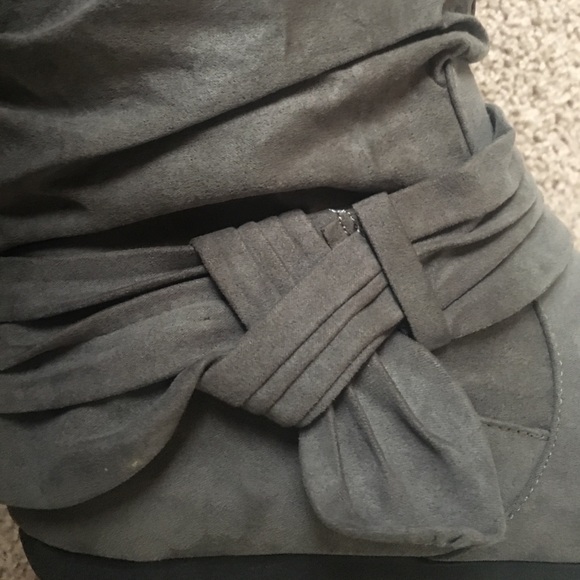 Grey booties - Picture 2 of 4