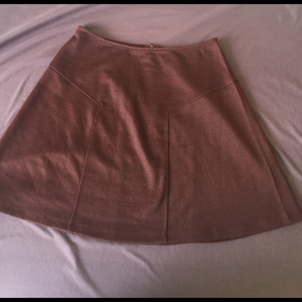 Size small maroon skater skirt !