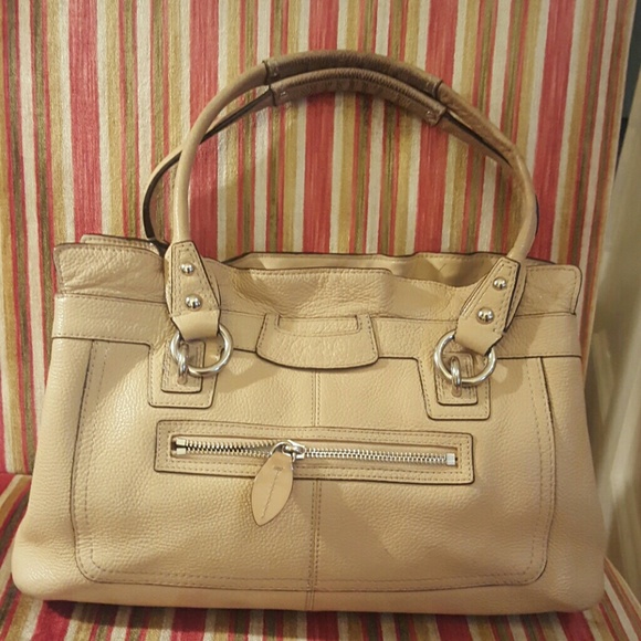 Coach Handbags - *offers accepted* Coach Leather Tote Handbag