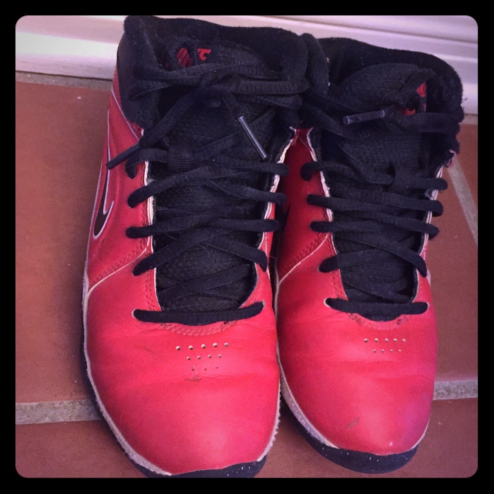 Boys basketball shoes